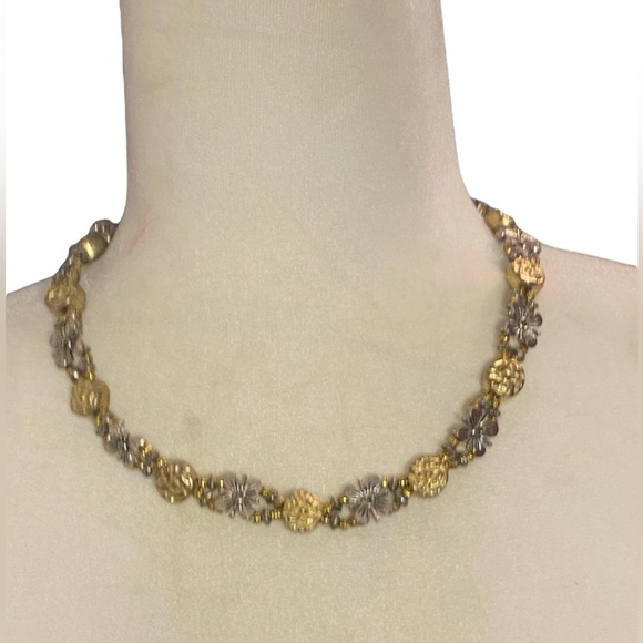 Vintage Womens Gold And Silver Overlay Metal Floral Necklace - Picture 2 of 4